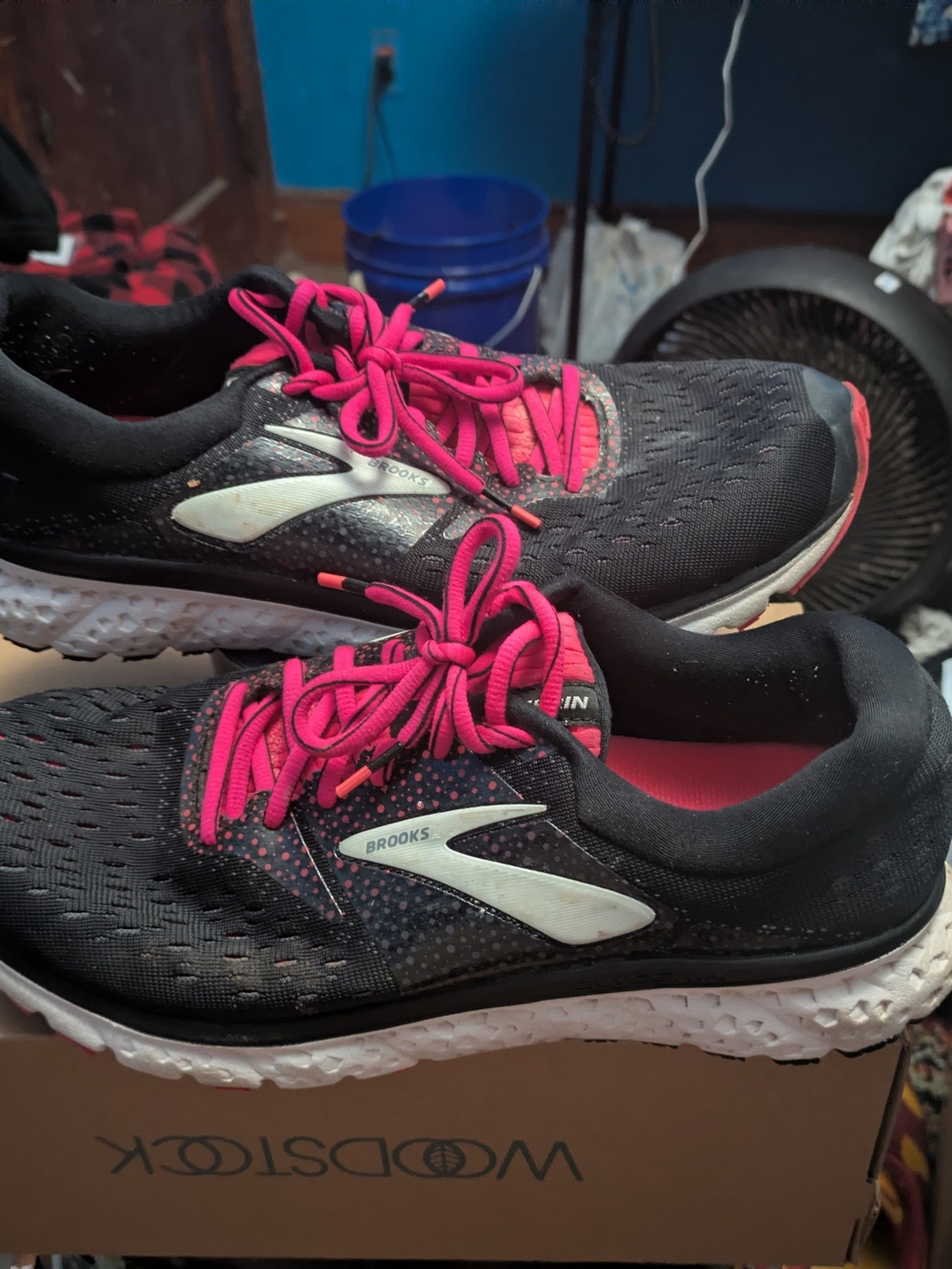 Men's Brooks Glycerin Black And Maroon Running Shoes Size 10.5
